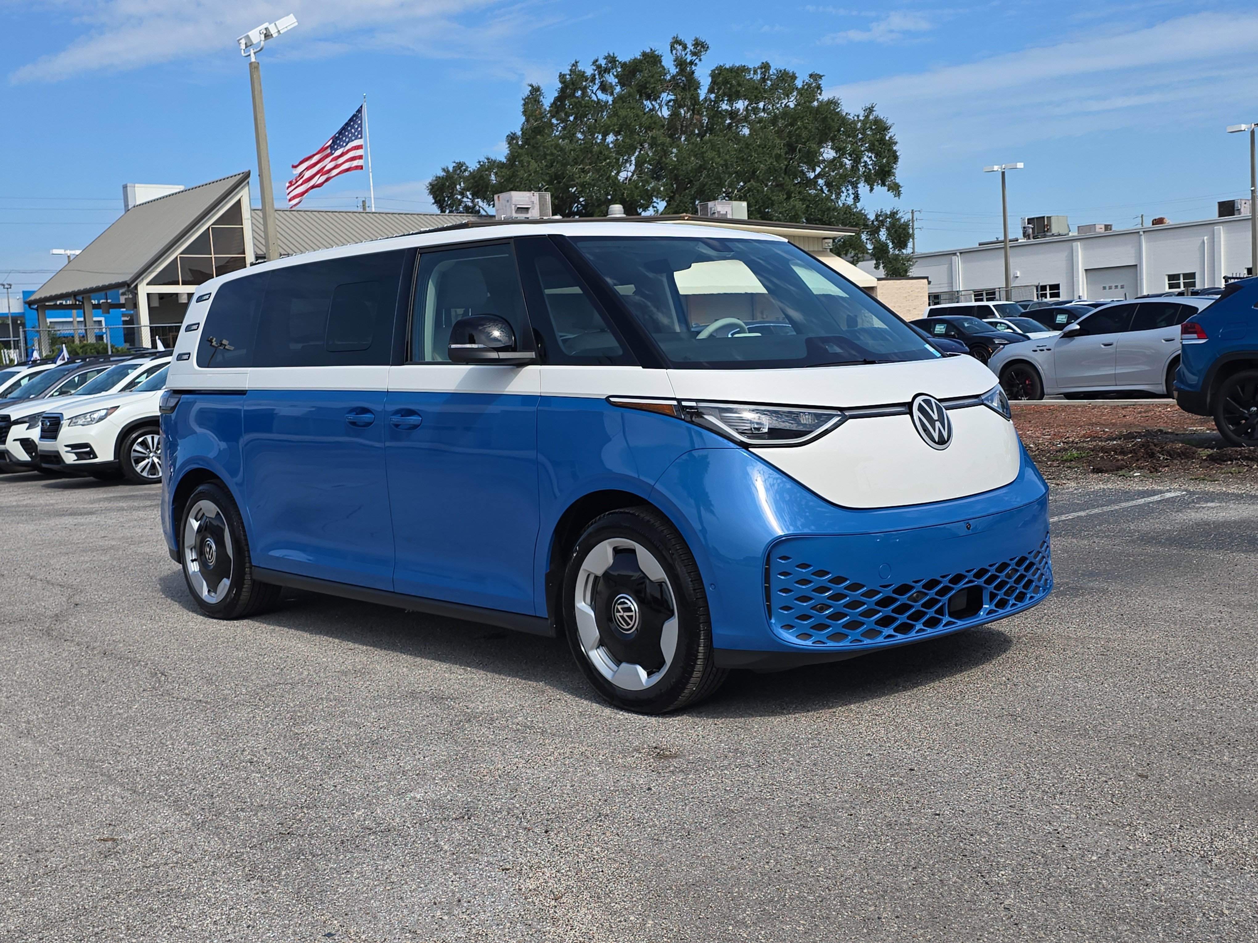 New 2025 Volkswagen ID. Buzz Pro S Plus image 2