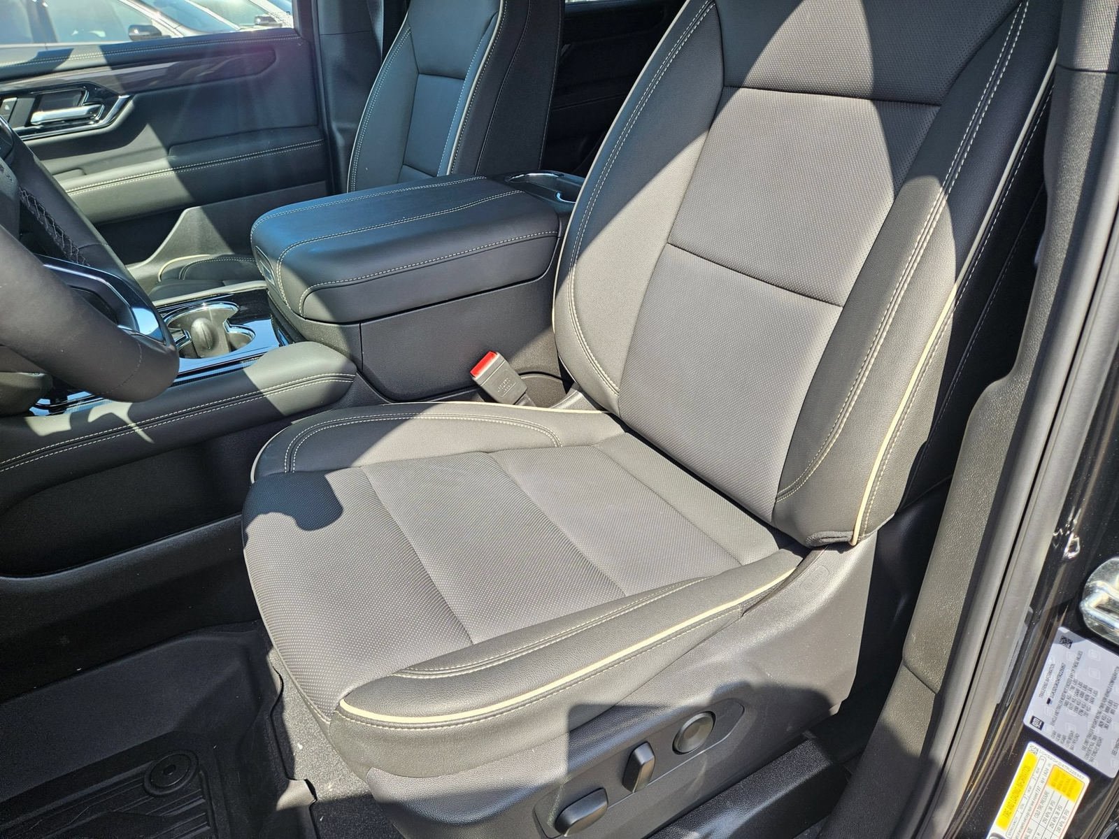 New 2026 GMC Yukon XL Elevation AWD/4WD image 22