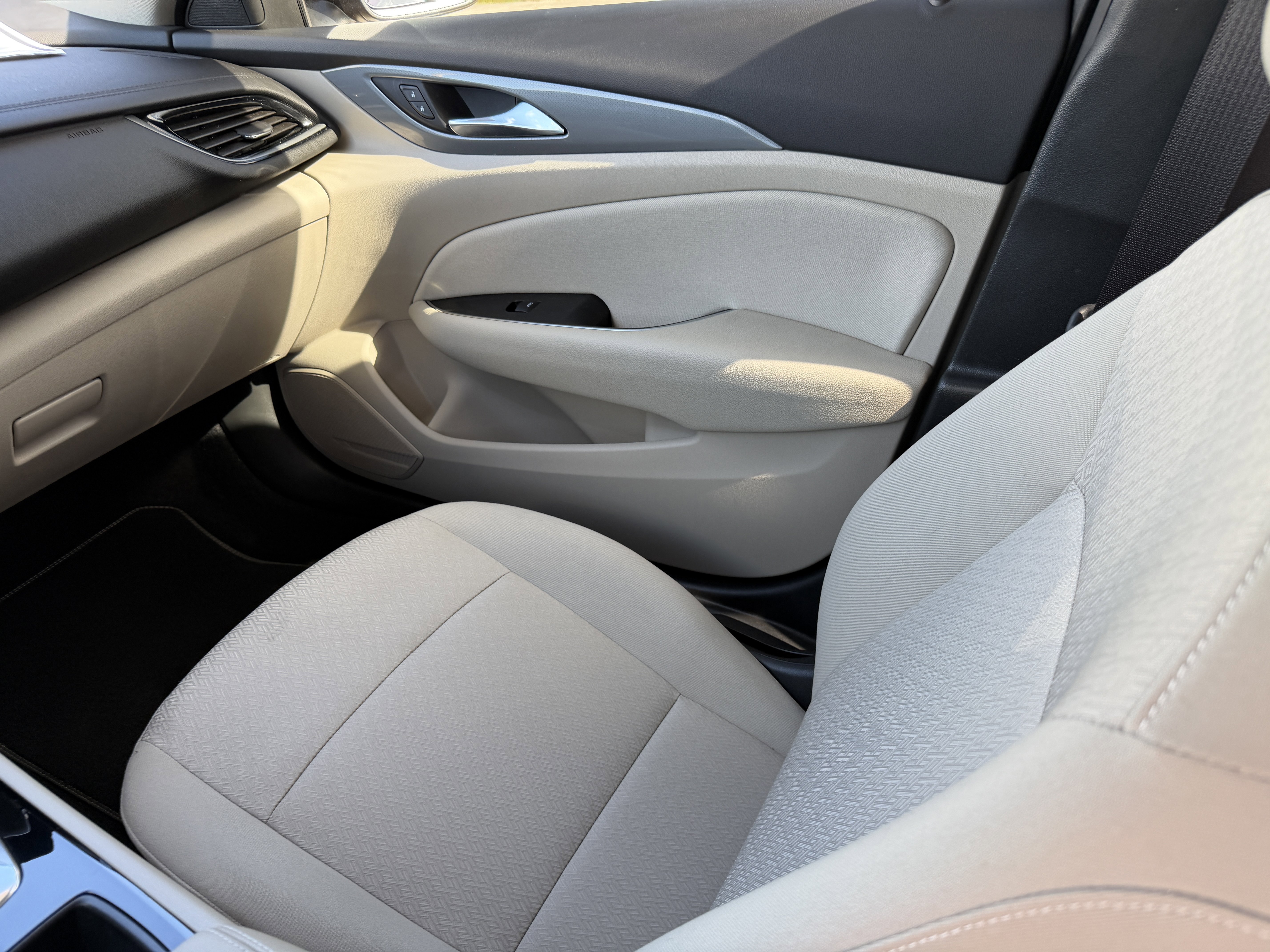 Used 2020 Buick Regal Preferred image 15