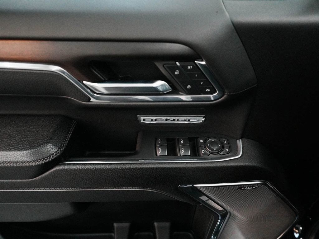 Used 2024 GMC Sierra 1500 Denali w/ Technology Package AWD/4WD image 12