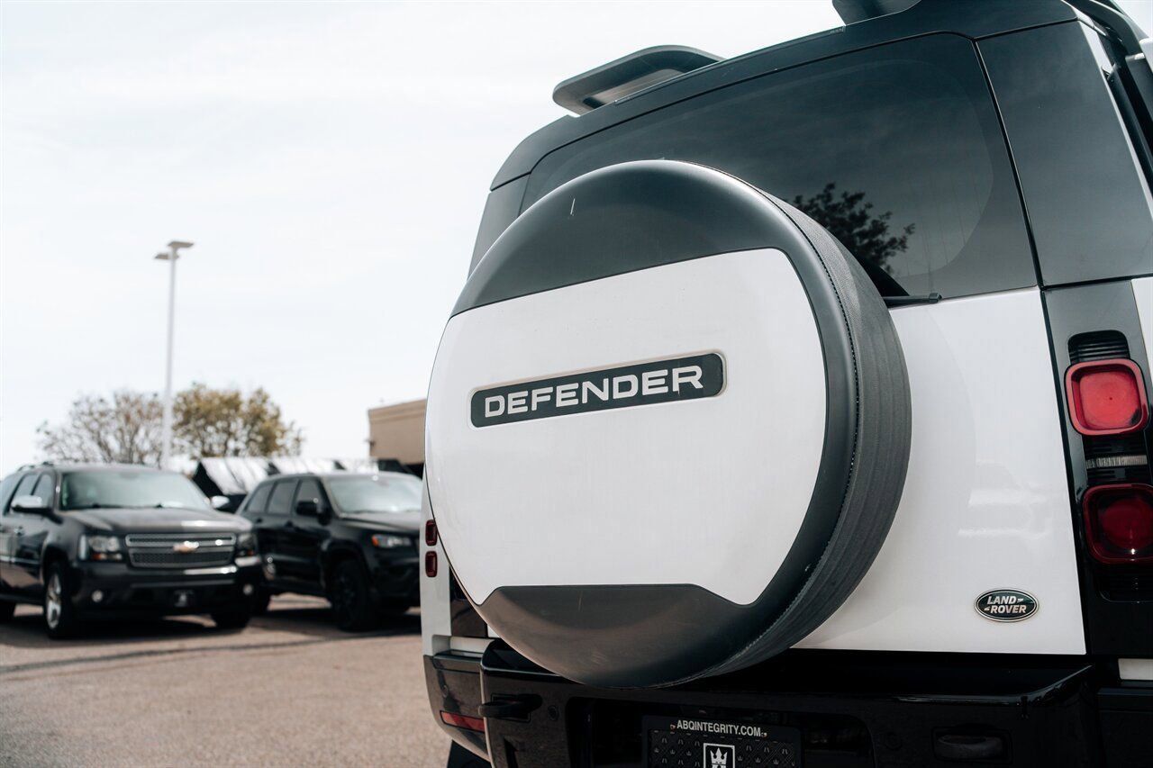 Used 2022 Land Rover Defender 110 X-Dynamic HSE image 14