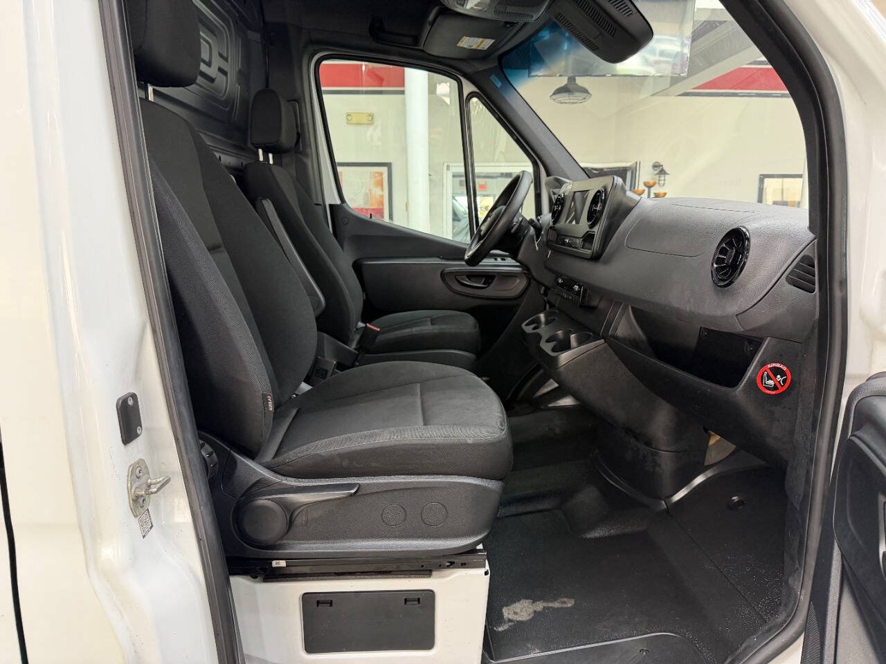 Used 2020 Mercedes-Benz Sprinter 1500 image 14
