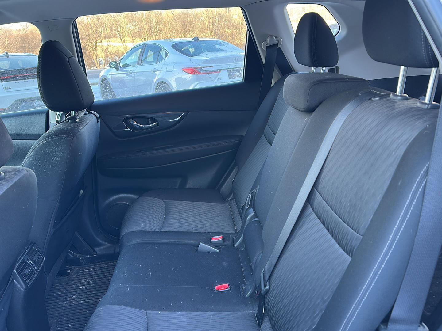 Used 2018 Nissan Rogue SV w/ Sun & Sound Touring Package image 24