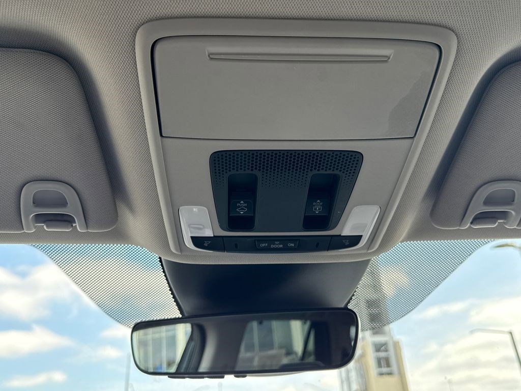 Certified 2023 Honda Pilot Elite image 36