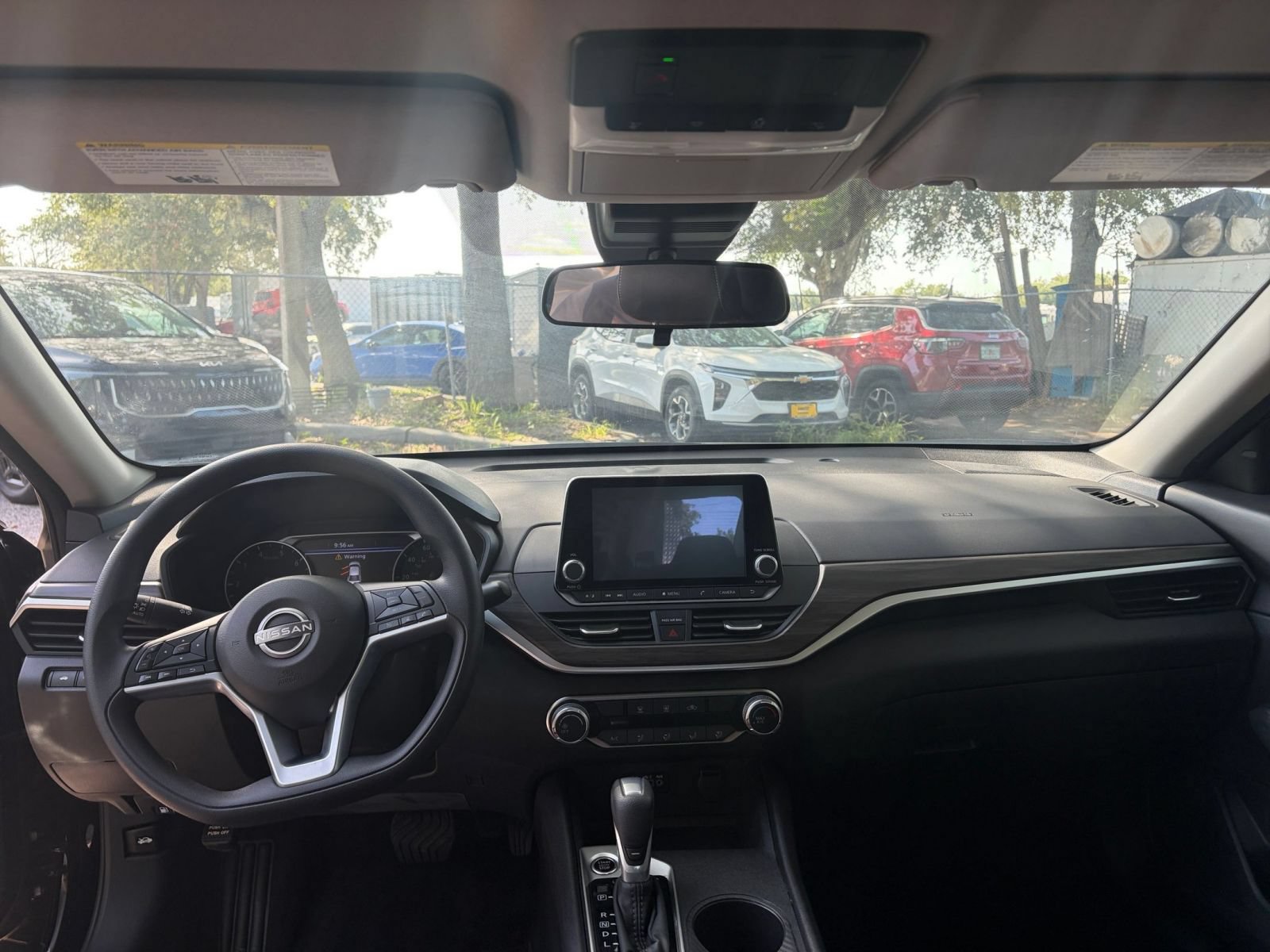 Used 2025 Nissan Altima 2.5 SV FWD image 28