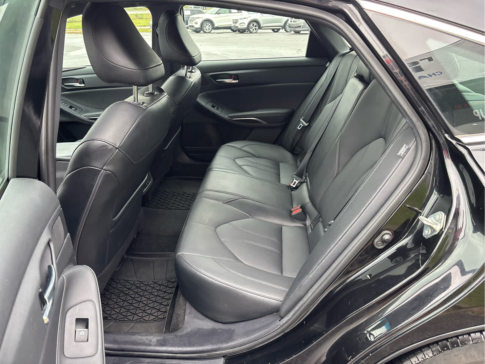 Used 2021 Toyota Avalon XLE w/ Moonroof Package FWD image 13