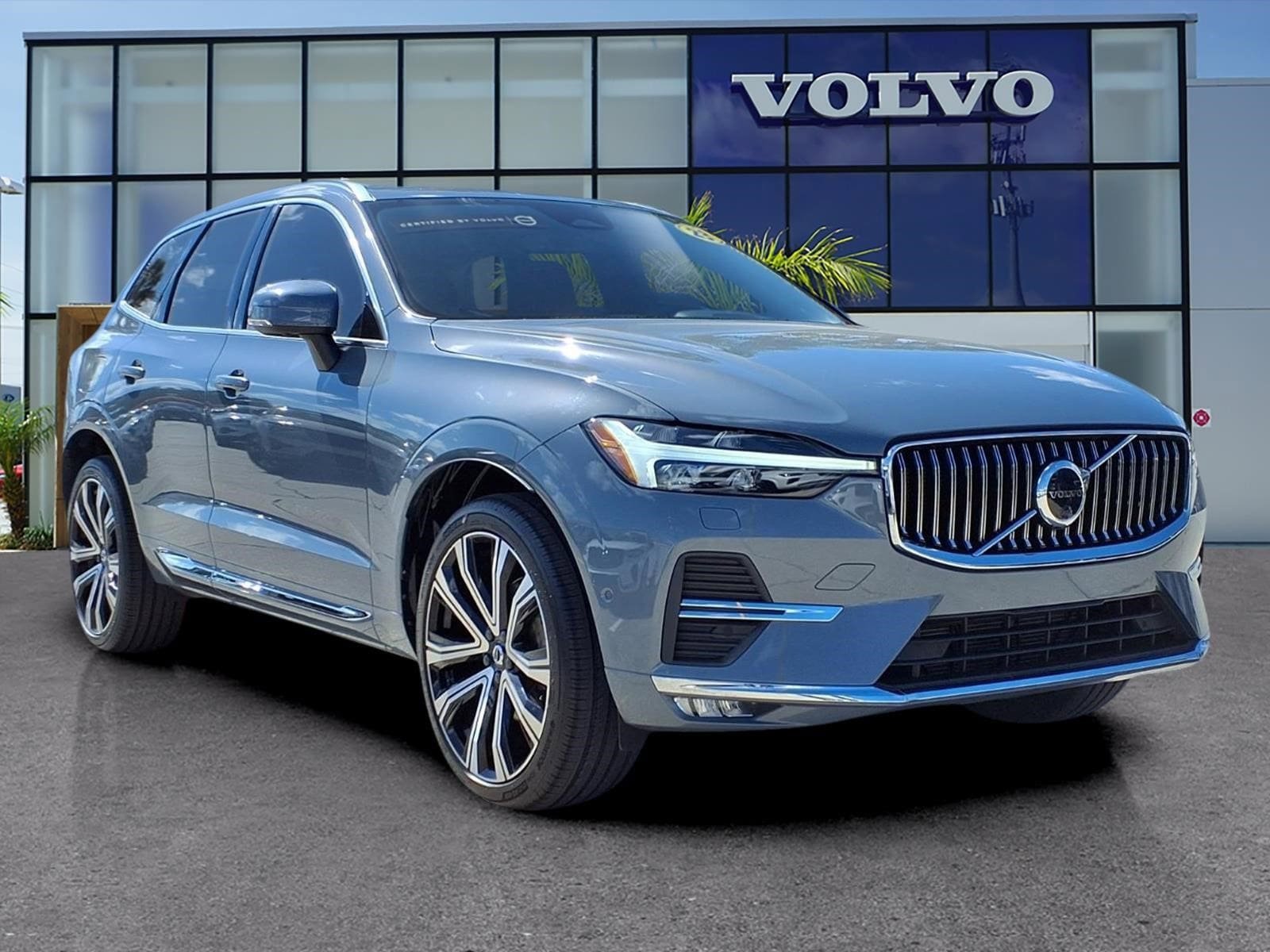 Certified 2023 Volvo XC60 B5 Ultimate w/ Climate Package FWD image 1