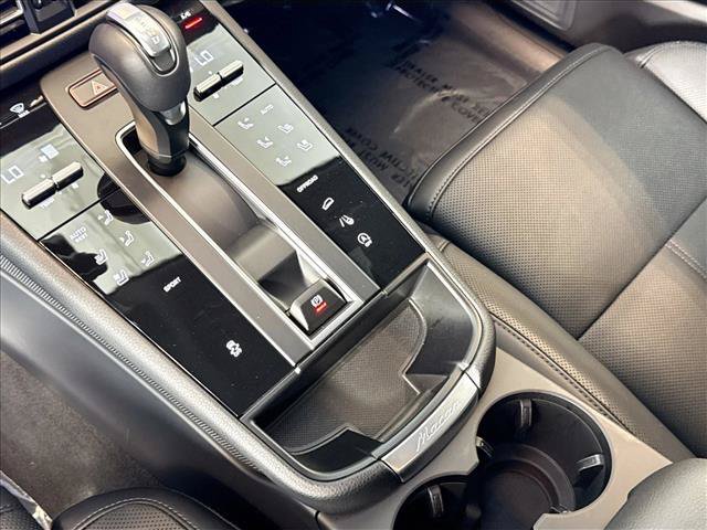 Certified 2026 Porsche Macan AWD/4WD image 19