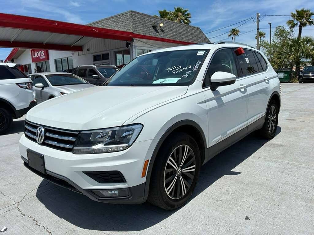 Used 2018 Volkswagen Tiguan SEL FWD image 2