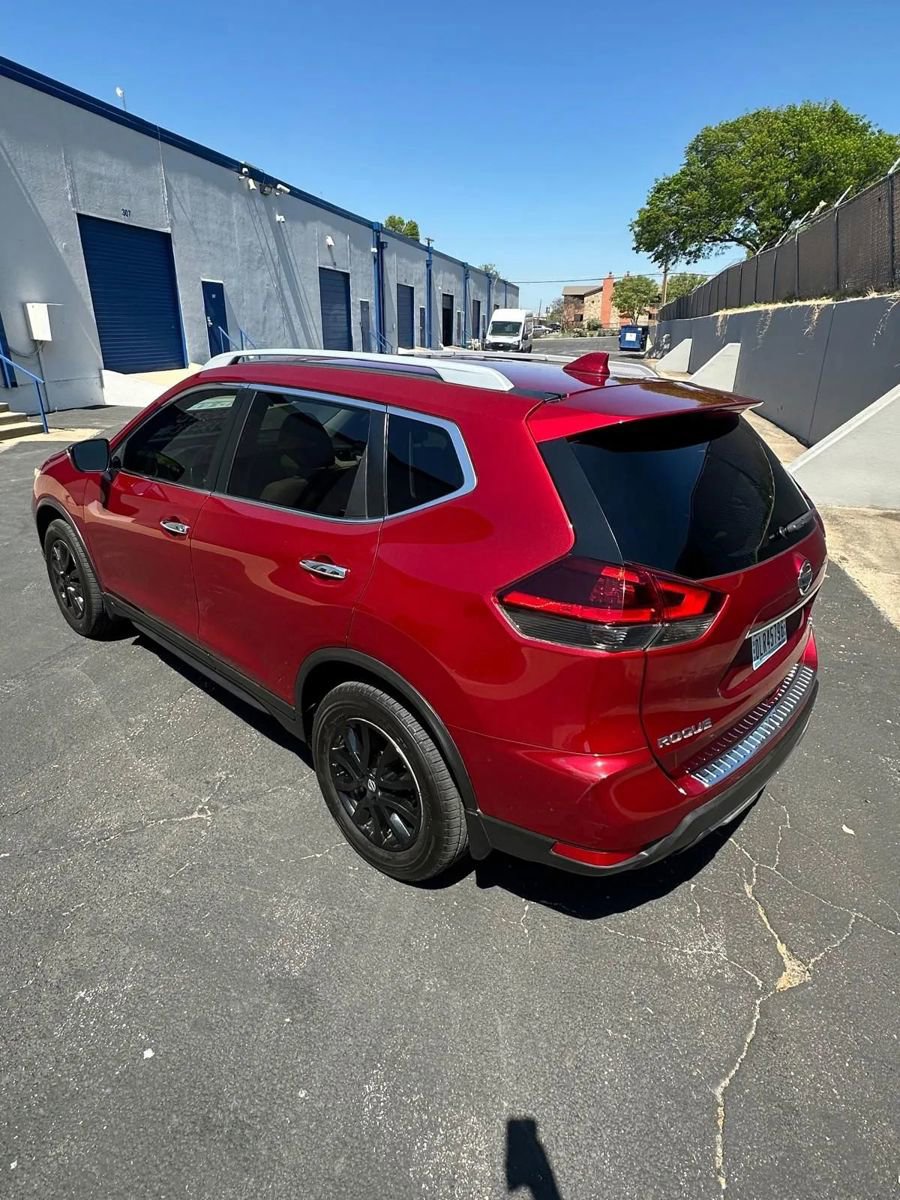 Used 2018 Nissan Rogue SV image 8