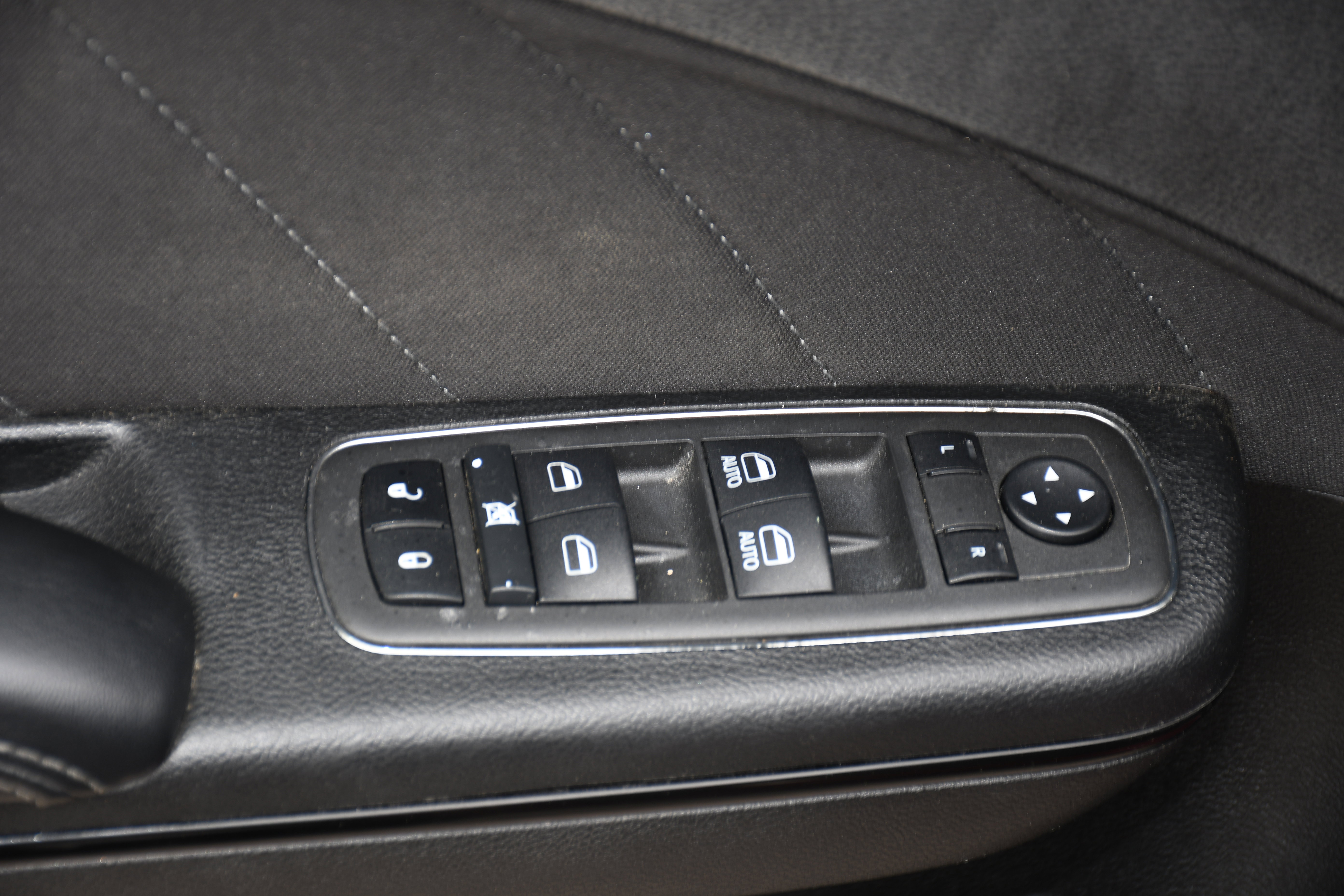 Used 2022 Dodge Charger R/T w/ Blacktop Package image 11