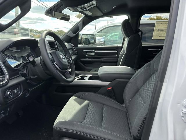 New 2026 RAM 1500 4x4 Crew Cab image 3