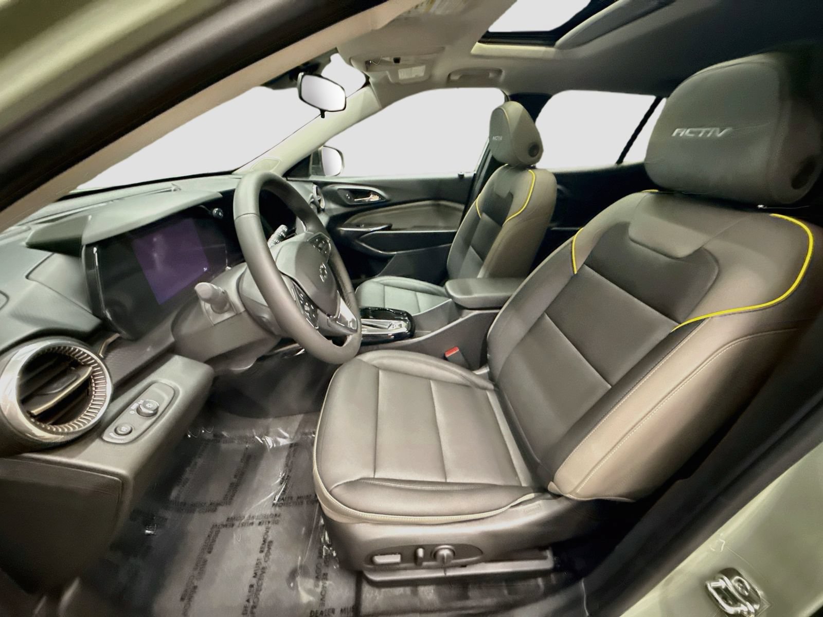 New 2026 Chevrolet Trax ACTIV w/ Sunroof Package FWD image 24
