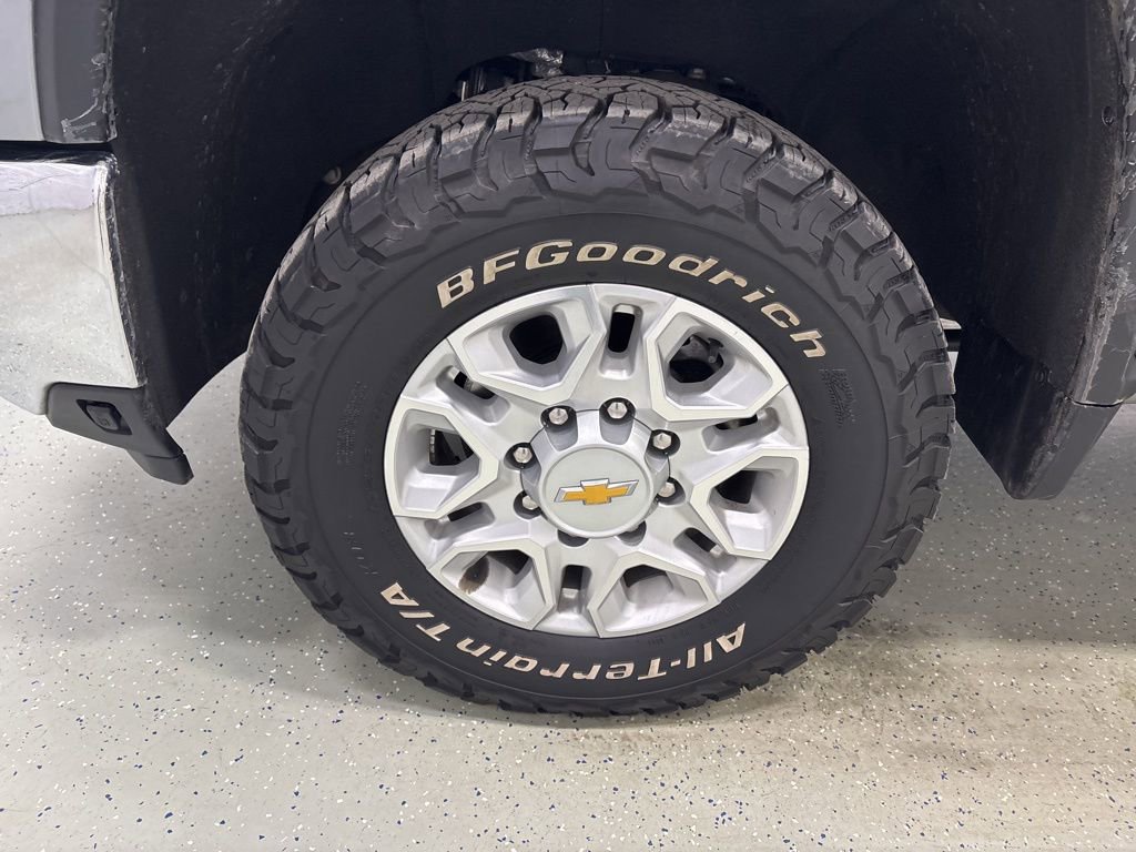 Used 2024 Chevrolet Silverado 2500 LTZ w/ LTZ Convenience Package image 9