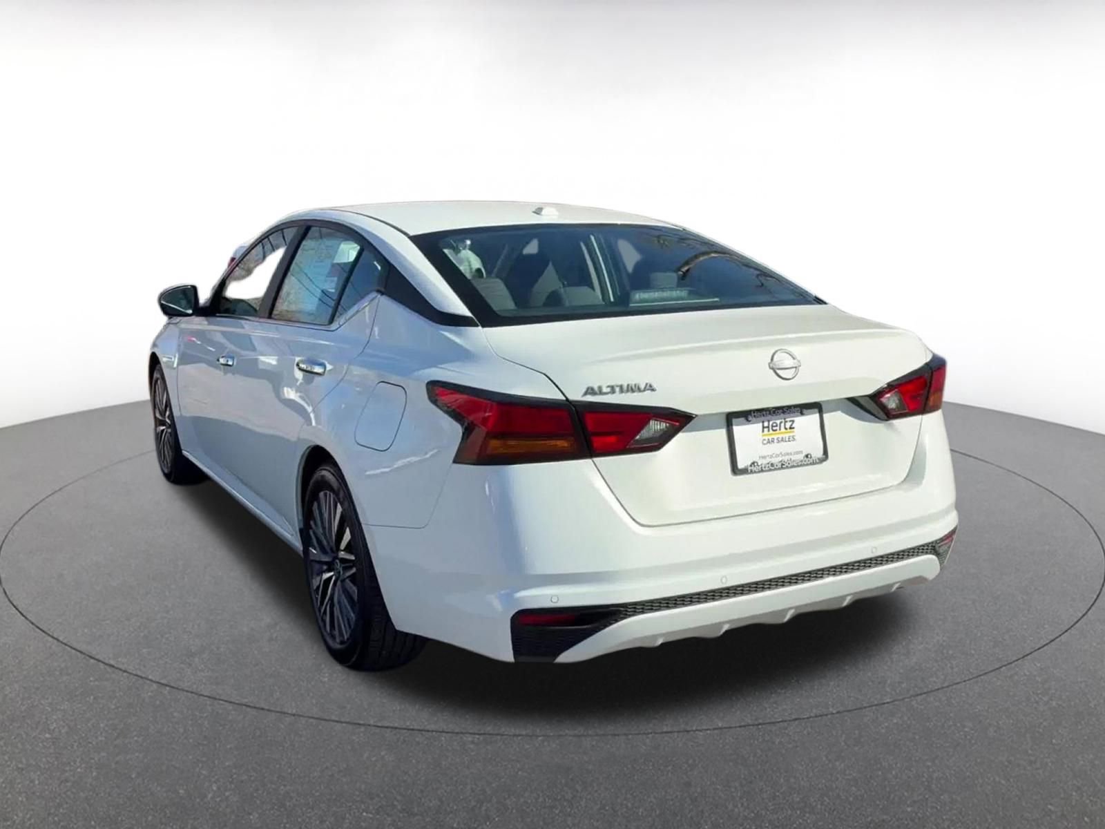 Used 2025 Nissan Altima 2.5 SV image 11