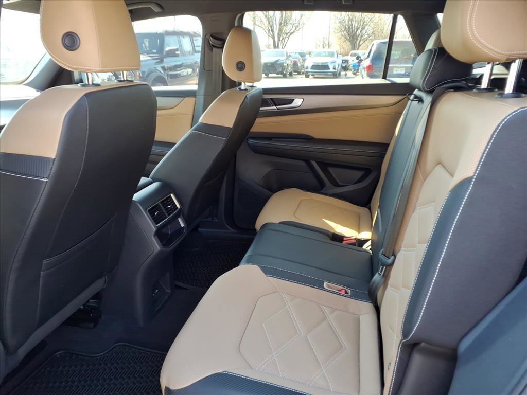 Used 2024 Volkswagen Atlas Cross Sport SE image 26