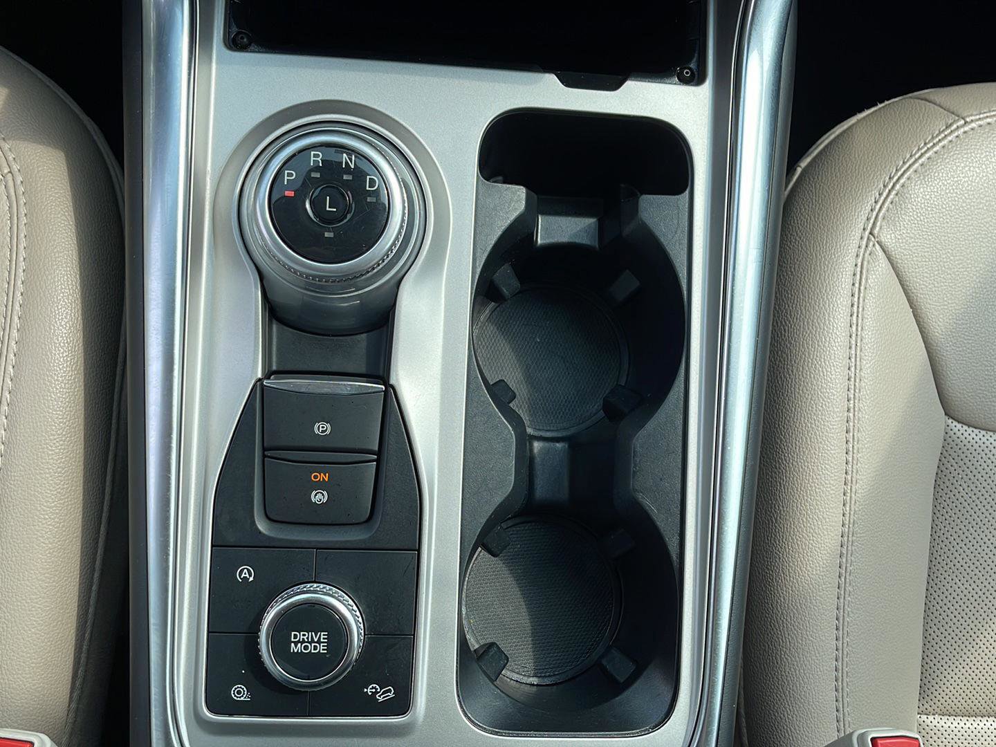 Used 2023 Ford Explorer Limited image 21