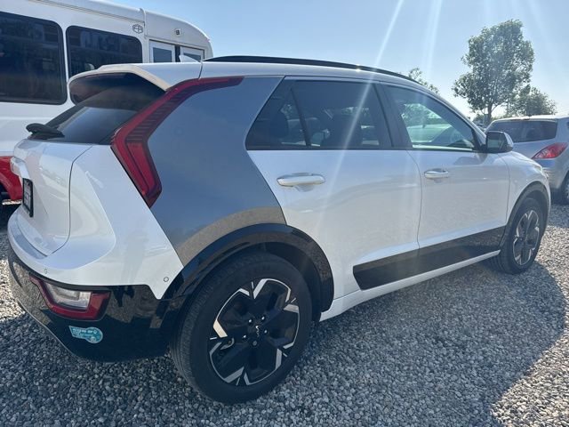 Used 2023 Kia Niro Wave image 3