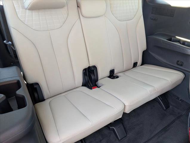 Used 2025 Hyundai Palisade Limited FWD image 22