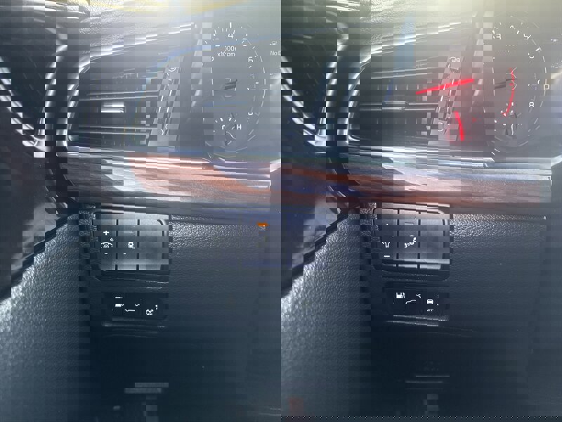 Used 2017 Kia Cadenza Premium w/ Luxury Package image 38