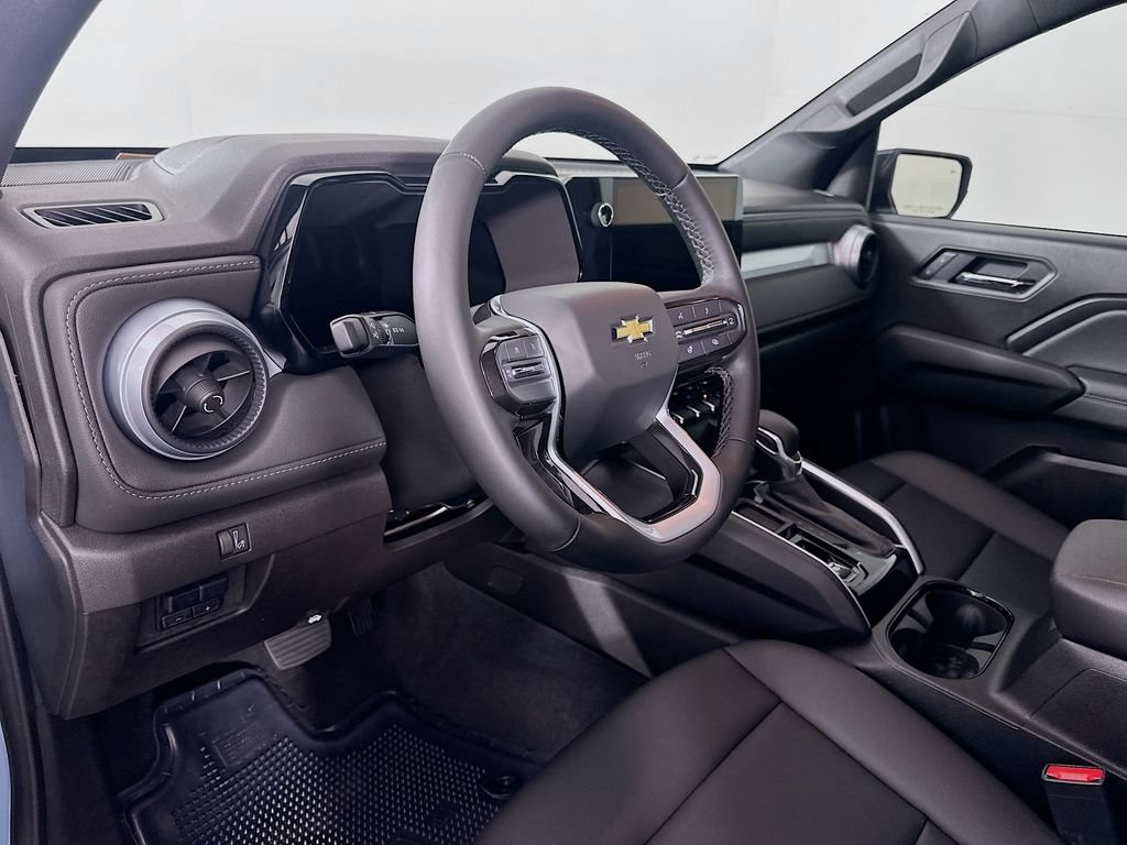 Used 2025 Chevrolet Colorado LT w/ LT Convenience Package RWD image 9
