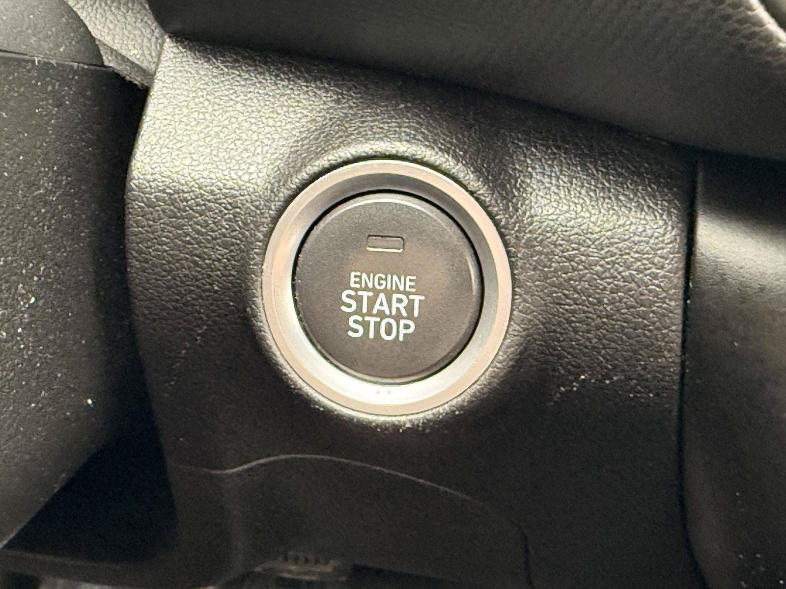 Used 2022 Hyundai Kona SEL AWD/4WD image 32