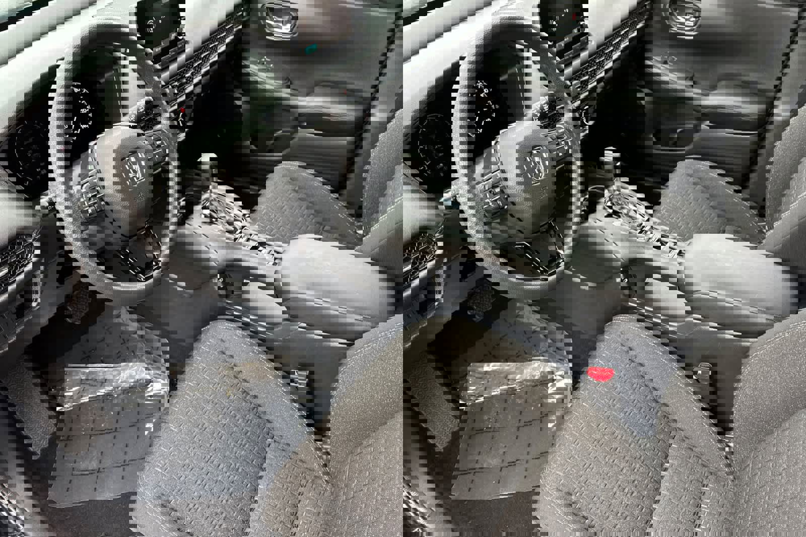 Used 2024 Honda HR-V LX image 11