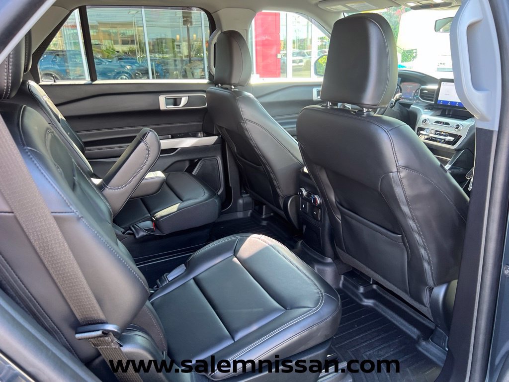 Used 2022 Ford Explorer XLT w/ Equipment Group 202A AWD/4WD image 21