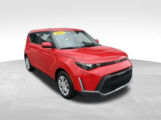 Used 2025 Kia Soul LX FWD image 8