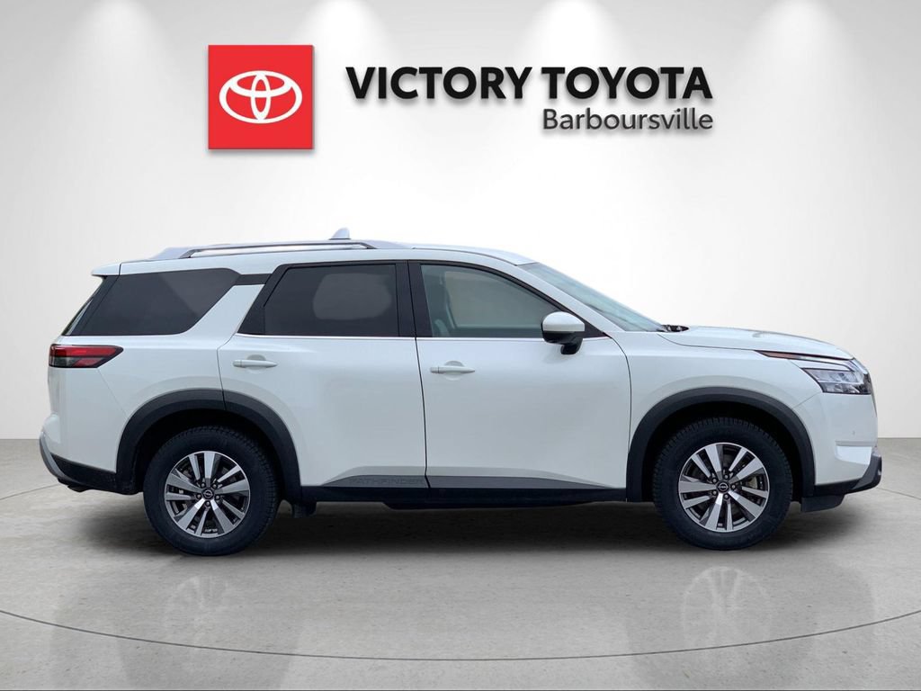 Used 2023 Nissan Pathfinder SL AWD/4WD image 6