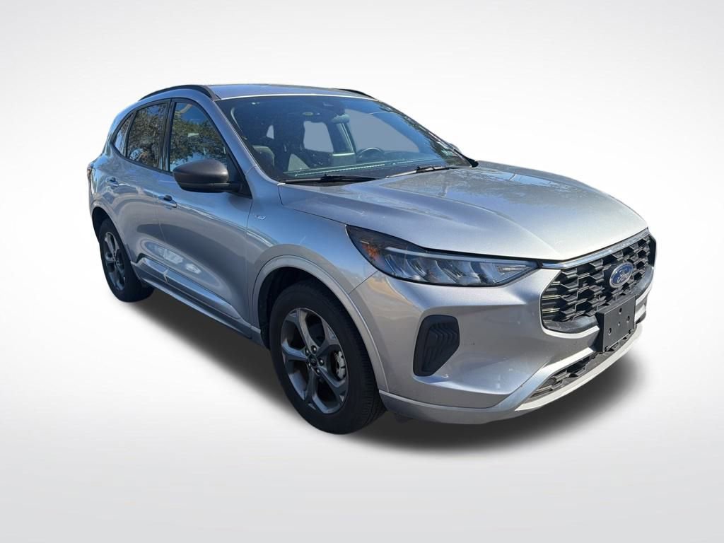 Used 2023 Ford Escape ST-Line image 2