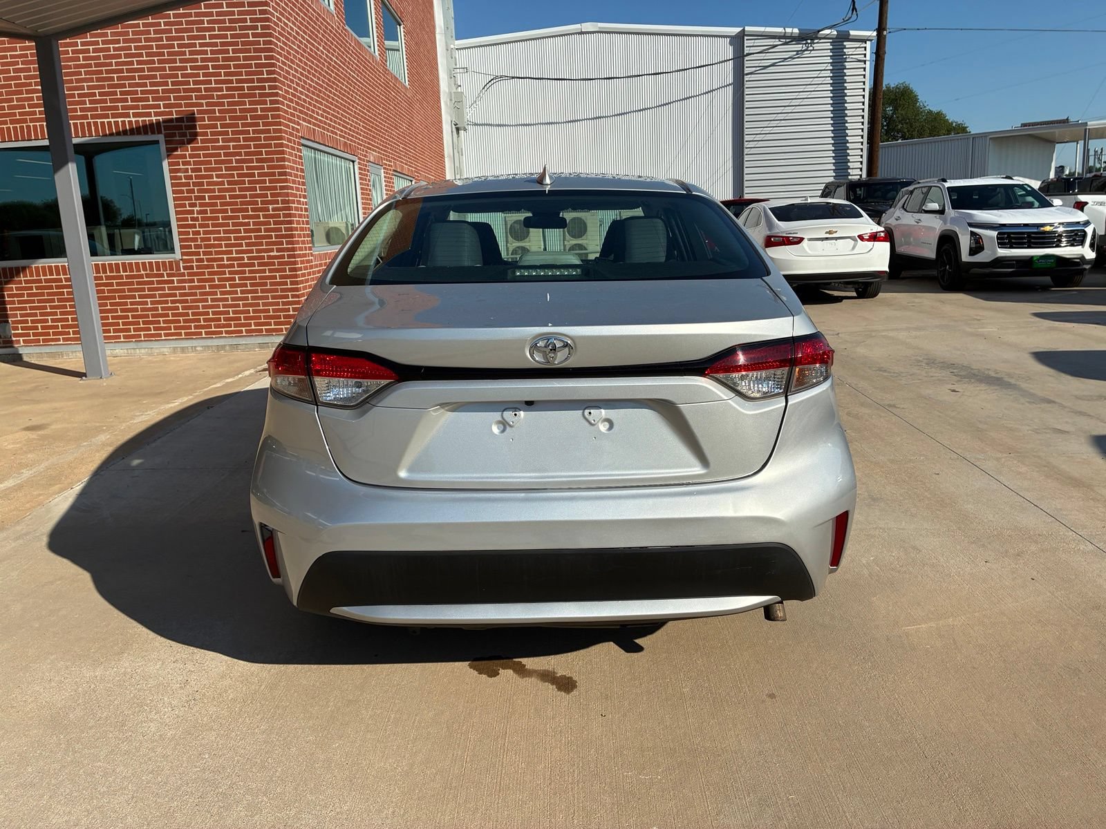 Used 2022 Toyota Corolla LE FWD image 8