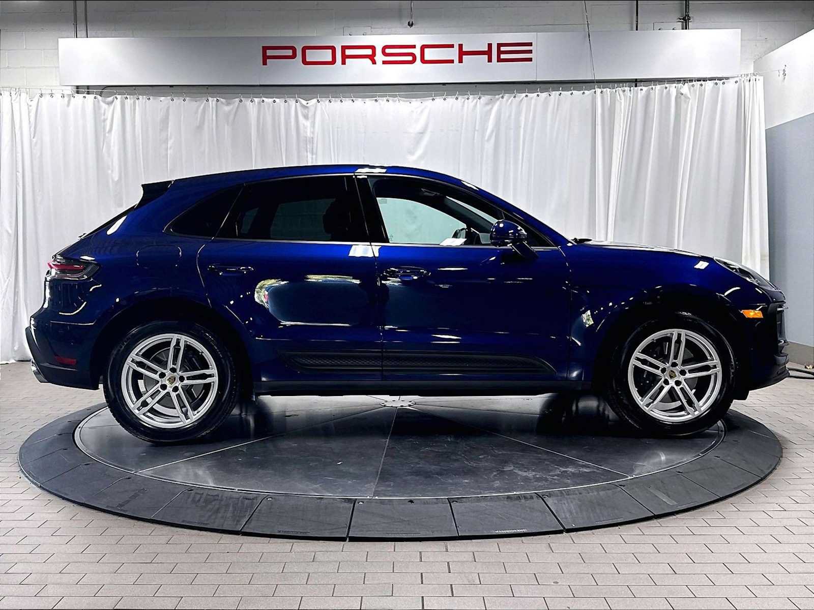 Used 2026 Porsche Macan AWD/4WD image 10