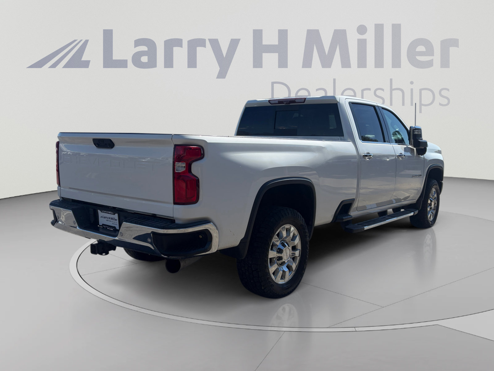 Used 2020 Chevrolet Silverado 3500 LTZ w/ LTZ Premium Package AWD/4WD image 5