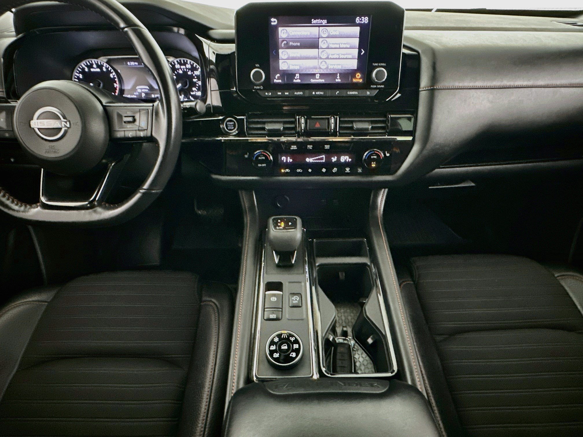 Used 2024 Nissan Pathfinder Rock Creek AWD/4WD image 11