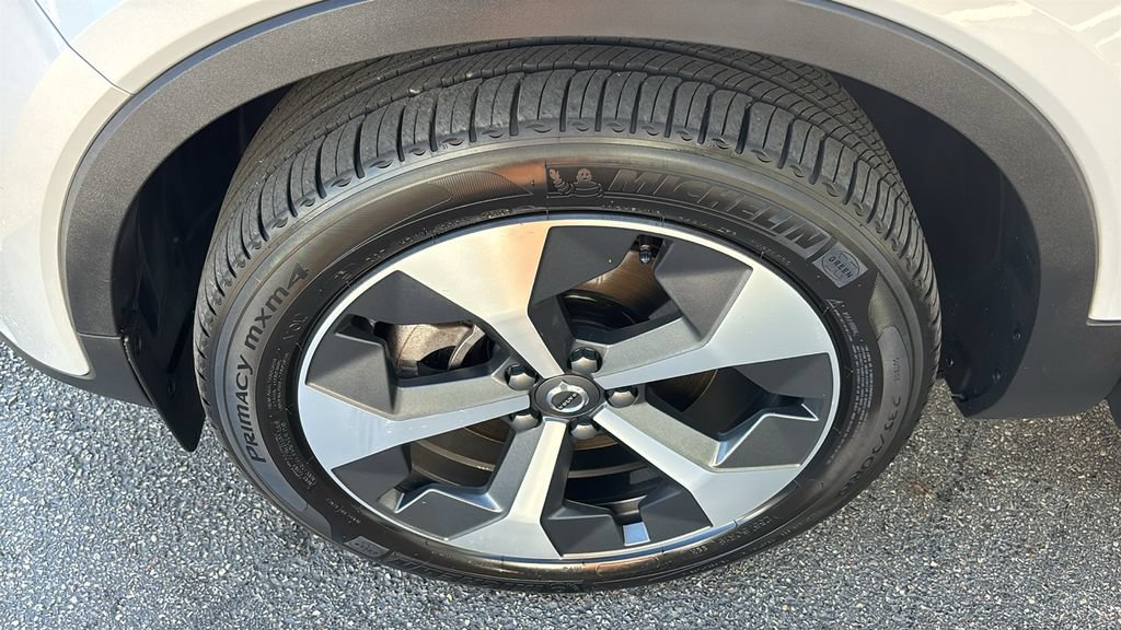 Certified 2024 Volvo XC40 B5 Core AWD/4WD image 31