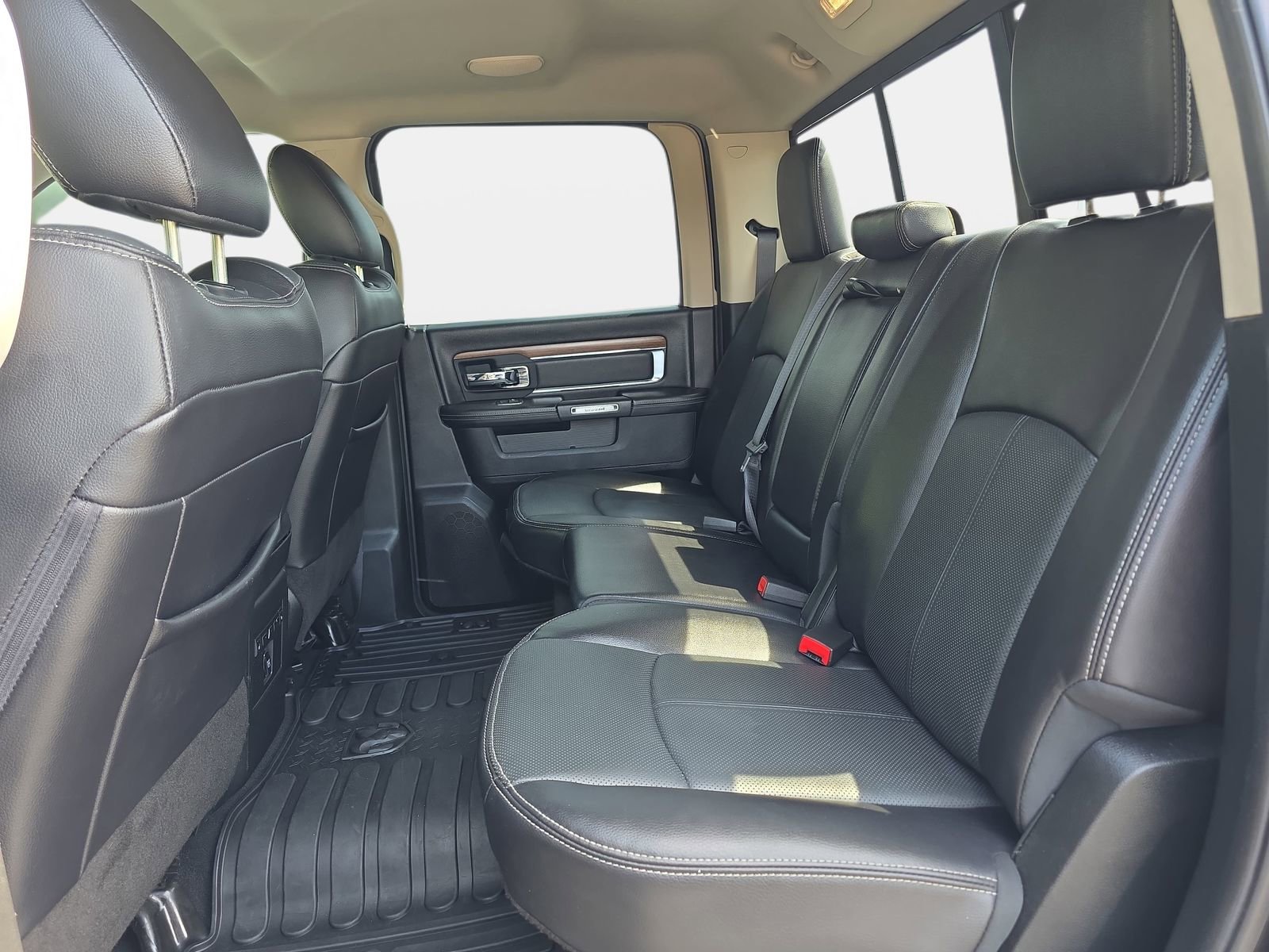 Used 2018 RAM 1500 Laramie w/ Convenience Group image 14