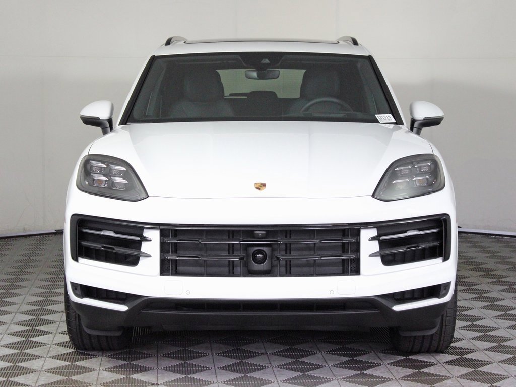 Used 2025 Porsche Cayenne image 10