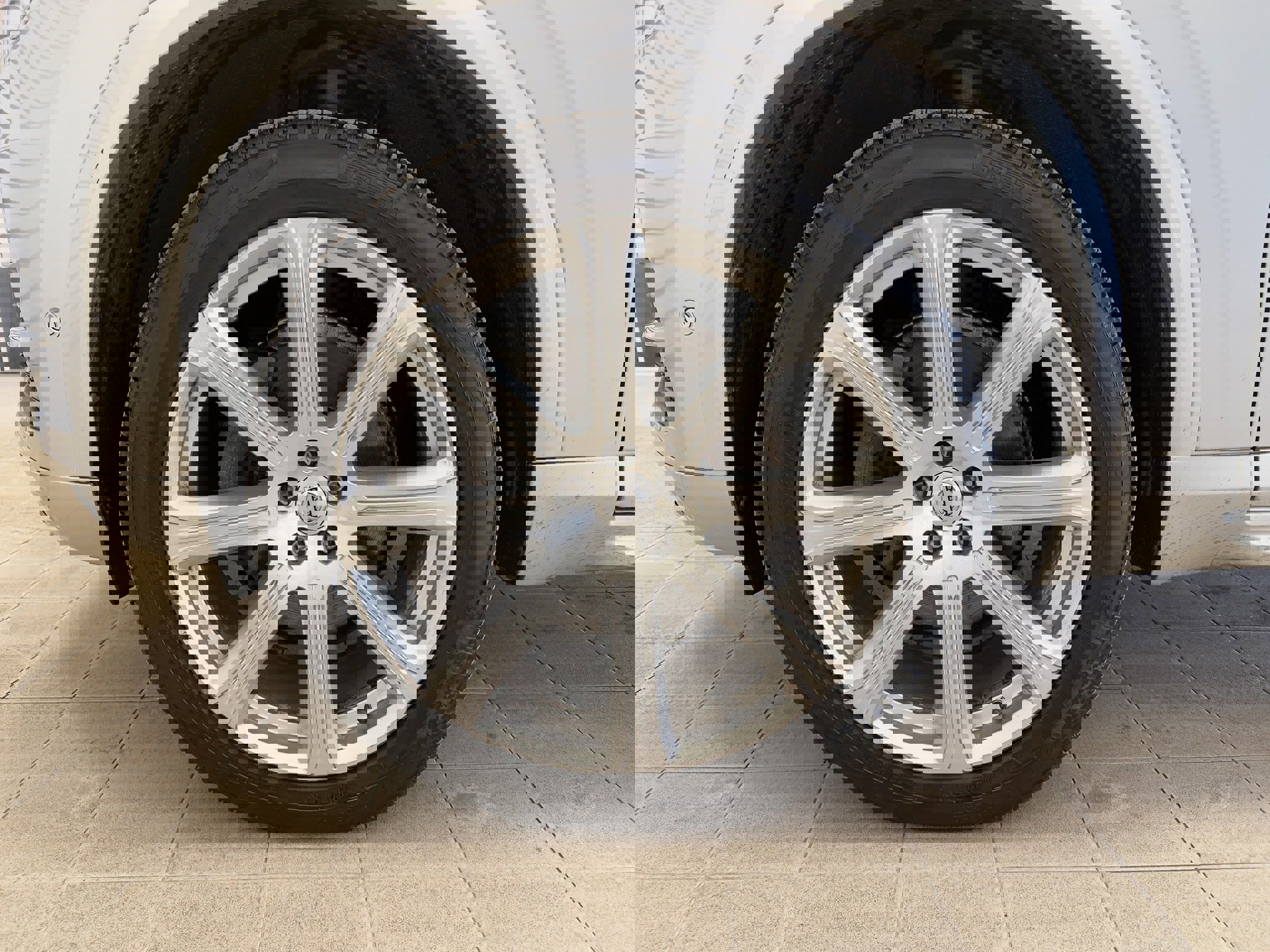 Used 2018 Volvo XC90 T6 Inscription w/ Convenience Package image 13