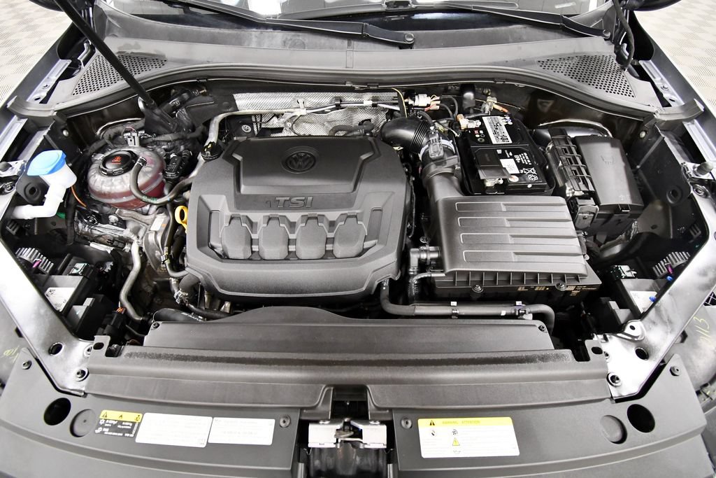 Used 2022 Volkswagen Tiguan SEL R-Line AWD/4WD image 11