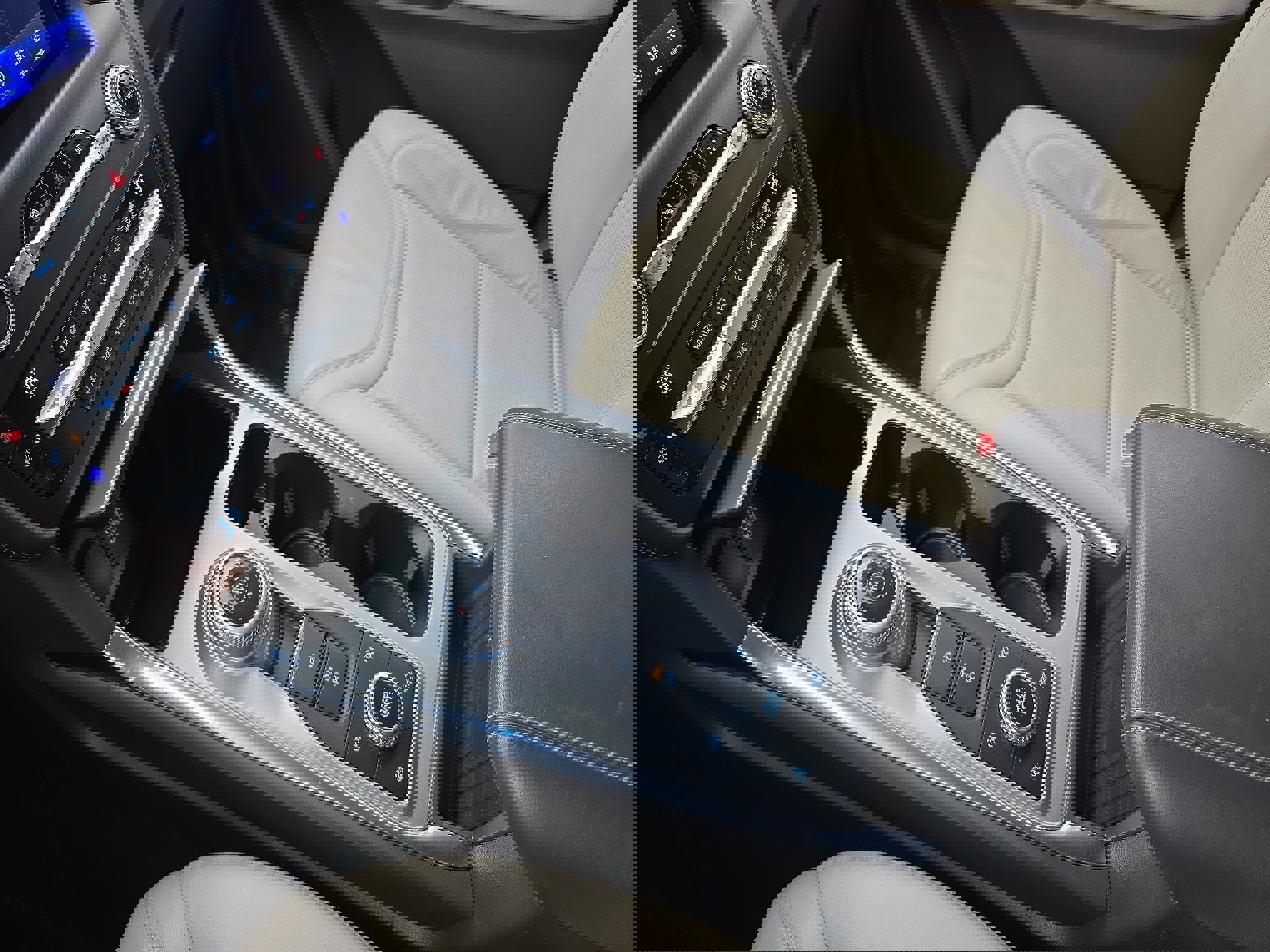 Used 2020 Ford Explorer Platinum w/ Premium Technology Package image 26