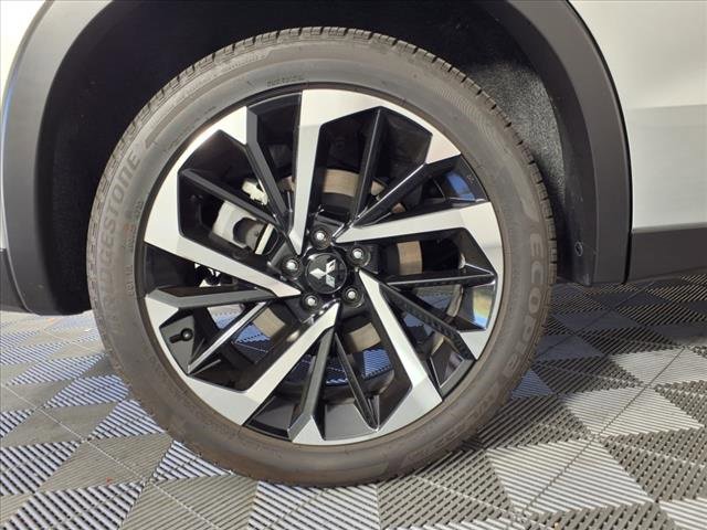 Used 2024 Mitsubishi Outlander SE image 35