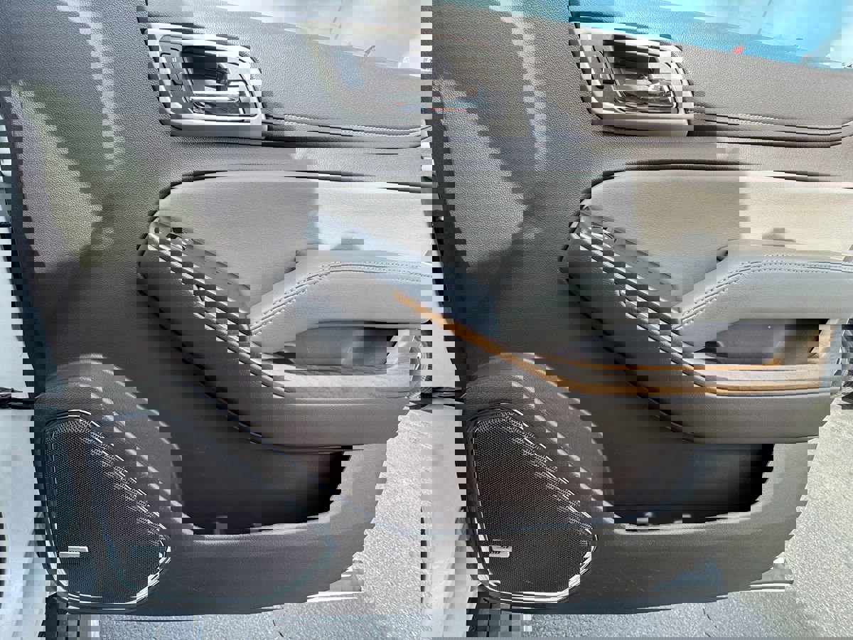 Used 2020 GMC Yukon Denali w/ Denali Ultimate Package AWD/4WD image 24