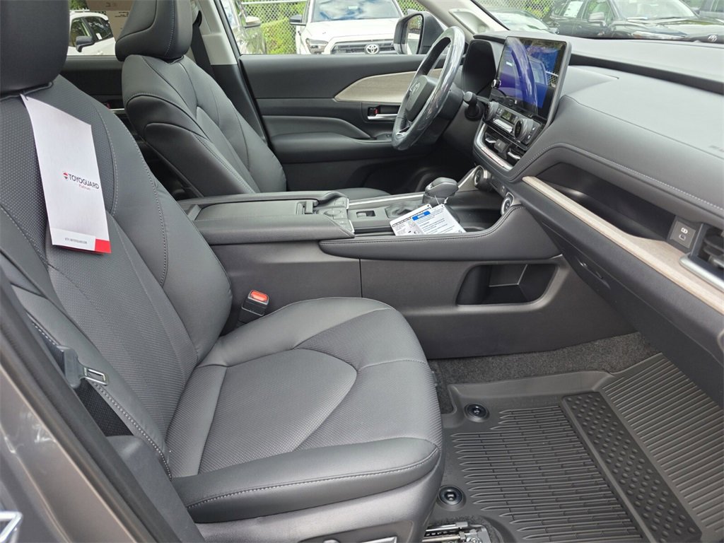 New 2026 Toyota Grand Highlander Limited image 14