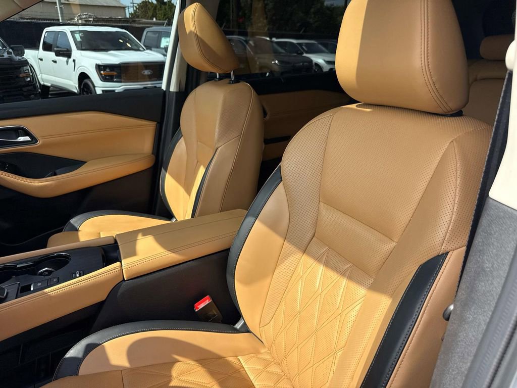 Used 2023 Nissan Rogue Platinum w/ Platinum Premium Package FWD image 26