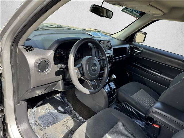 Used 2016 Jeep Patriot Sport w/ Power Value Group FWD image 11