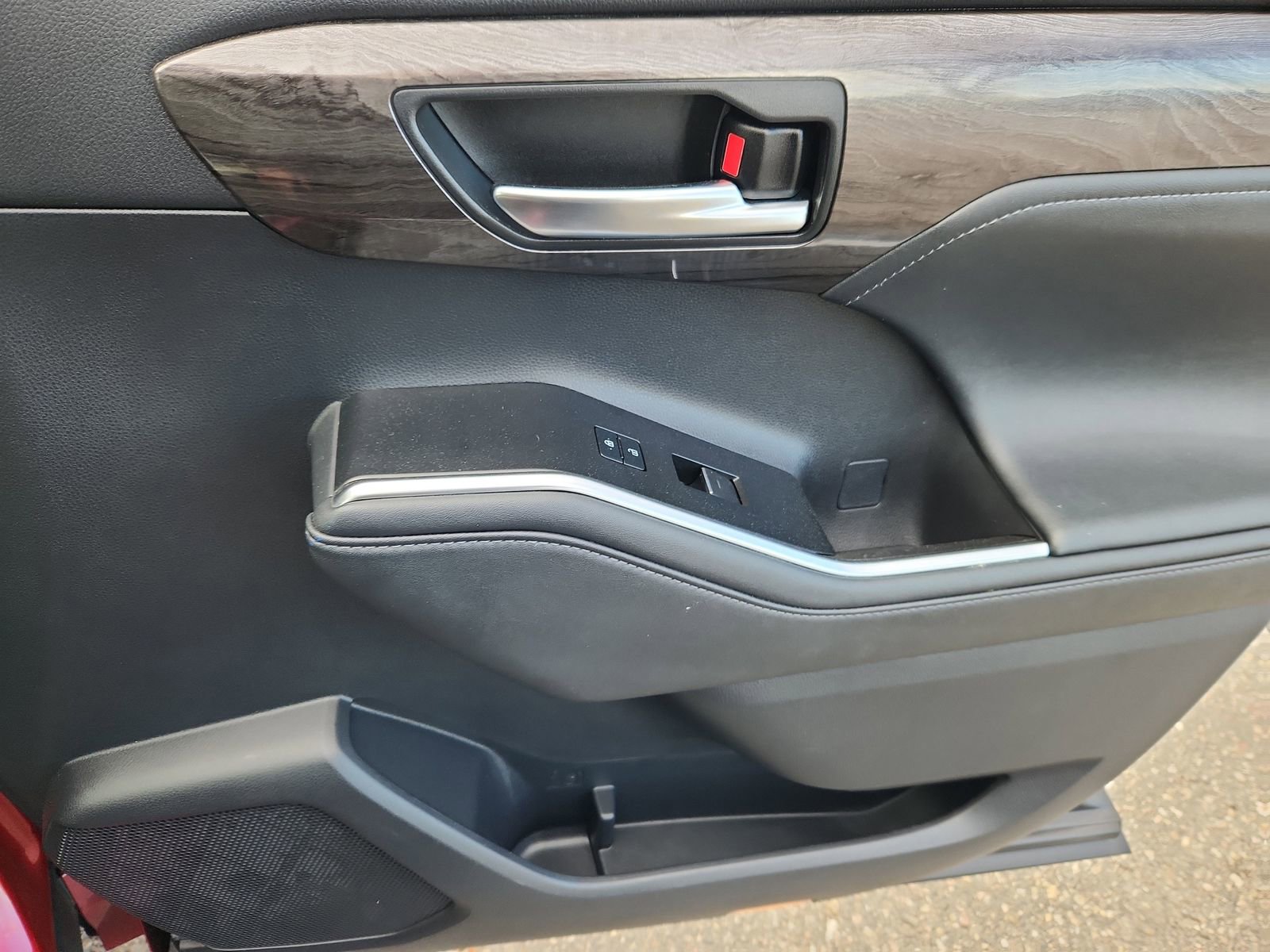 Used 2021 Toyota Highlander Limited image 18