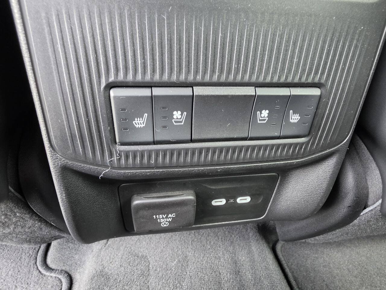 Used 2024 Jeep Wagoneer Launch Edition AWD/4WD image 11