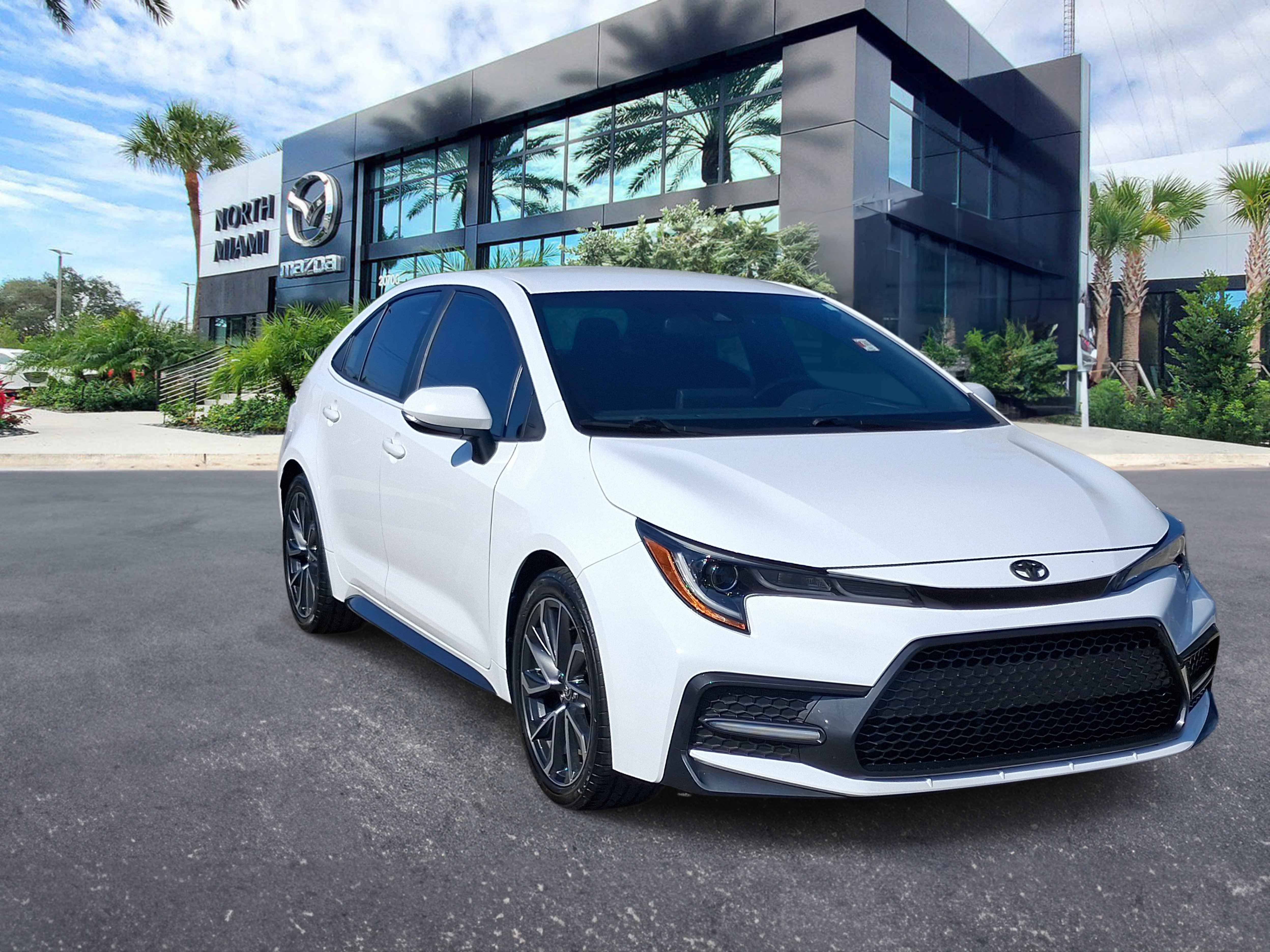 Used 2022 Toyota Corolla SE FWD image 3