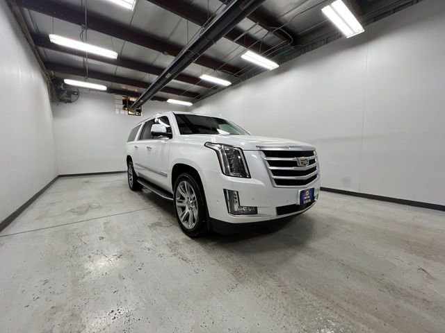 Used 2018 Cadillac Escalade ESV Premium Luxury image 2